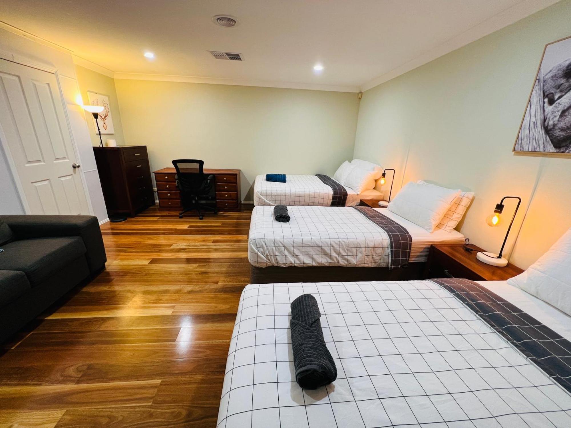 Spacious 6 Bedroom Holiday Home 15 Min Away From Melbourne Airport Sydenham Bagian luar foto