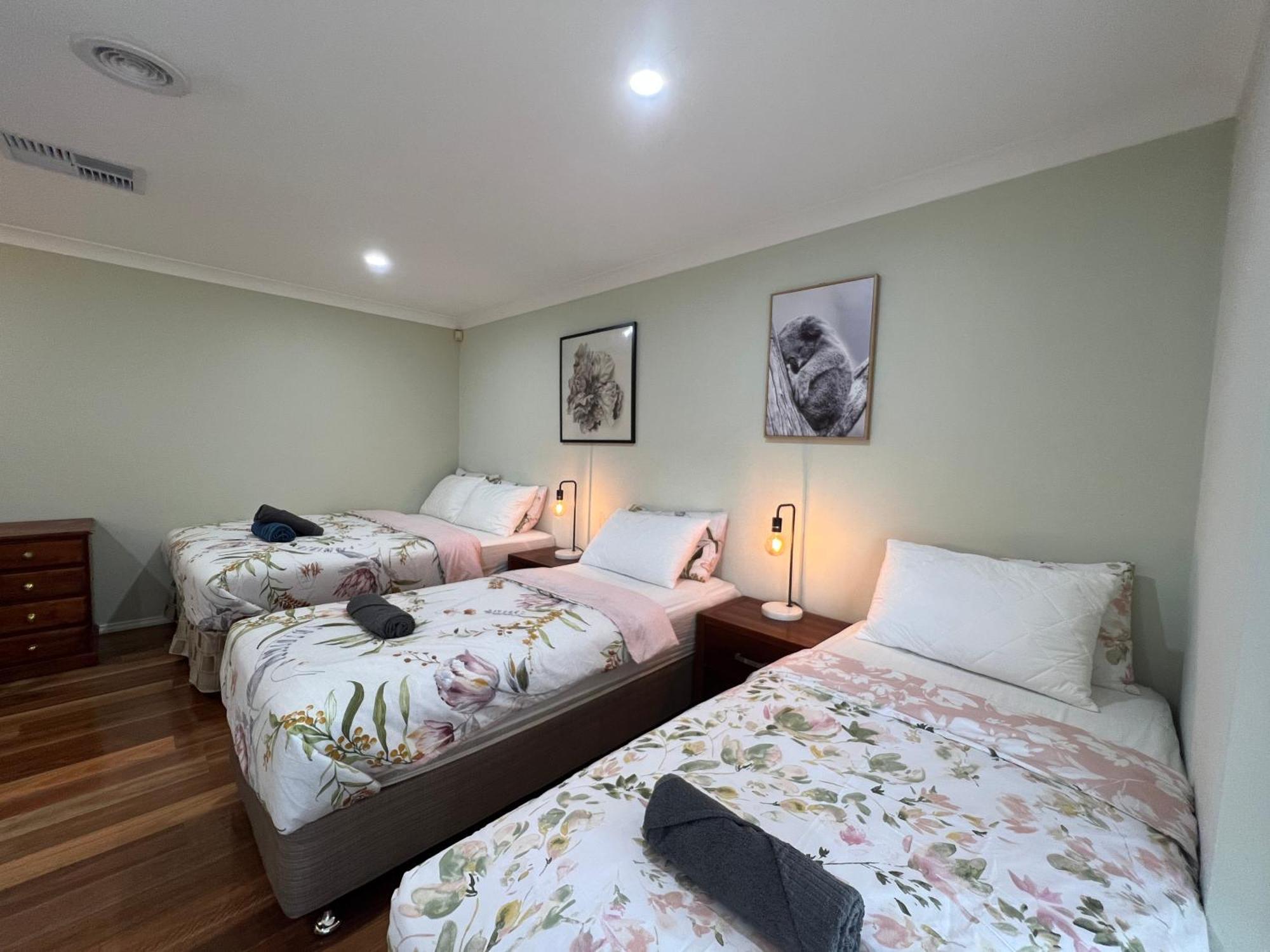 Spacious 6 Bedroom Holiday Home 15 Min Away From Melbourne Airport Sydenham Bagian luar foto