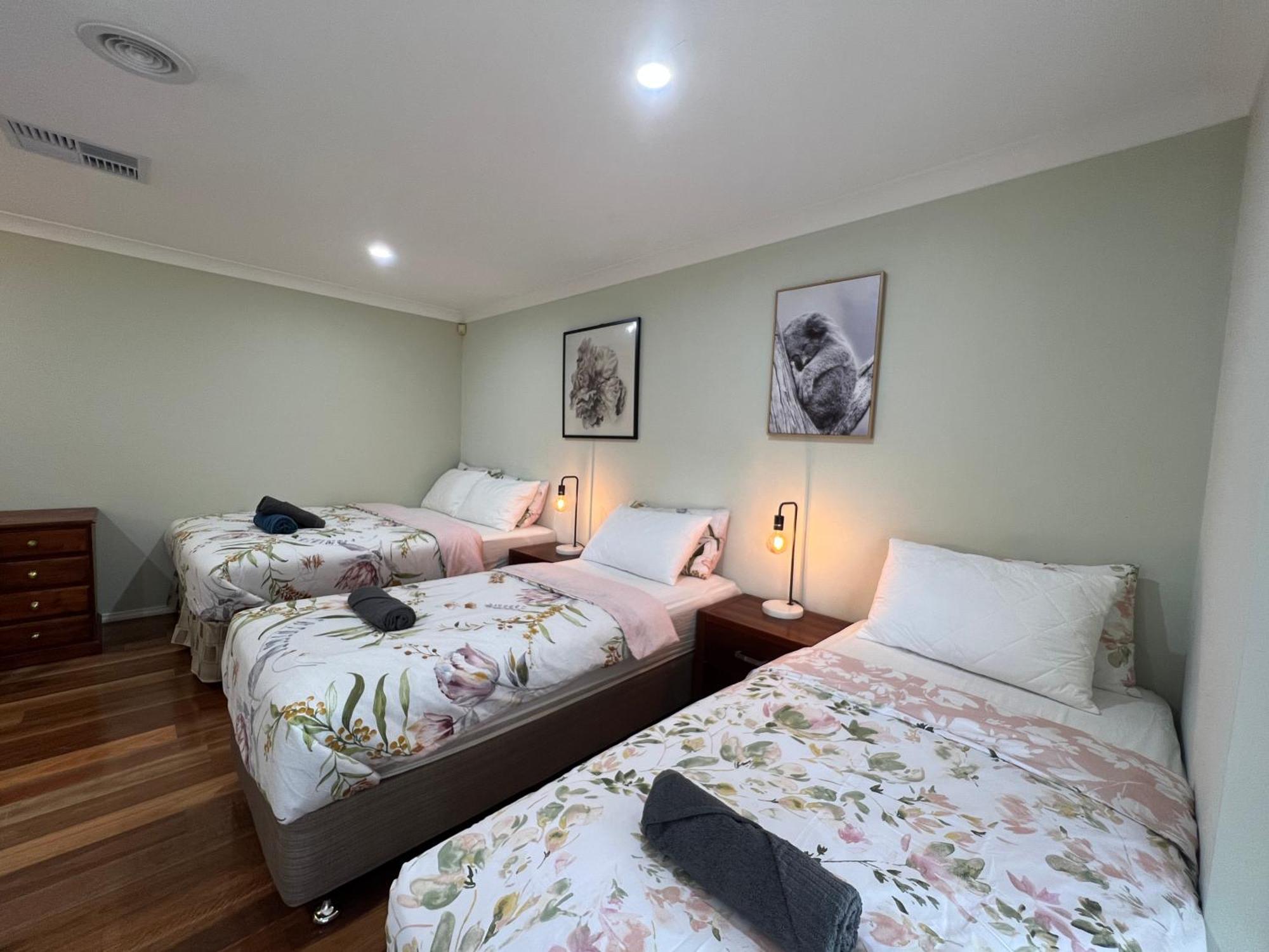 Spacious 6 Bedroom Holiday Home 15 Min Away From Melbourne Airport Sydenham Bagian luar foto