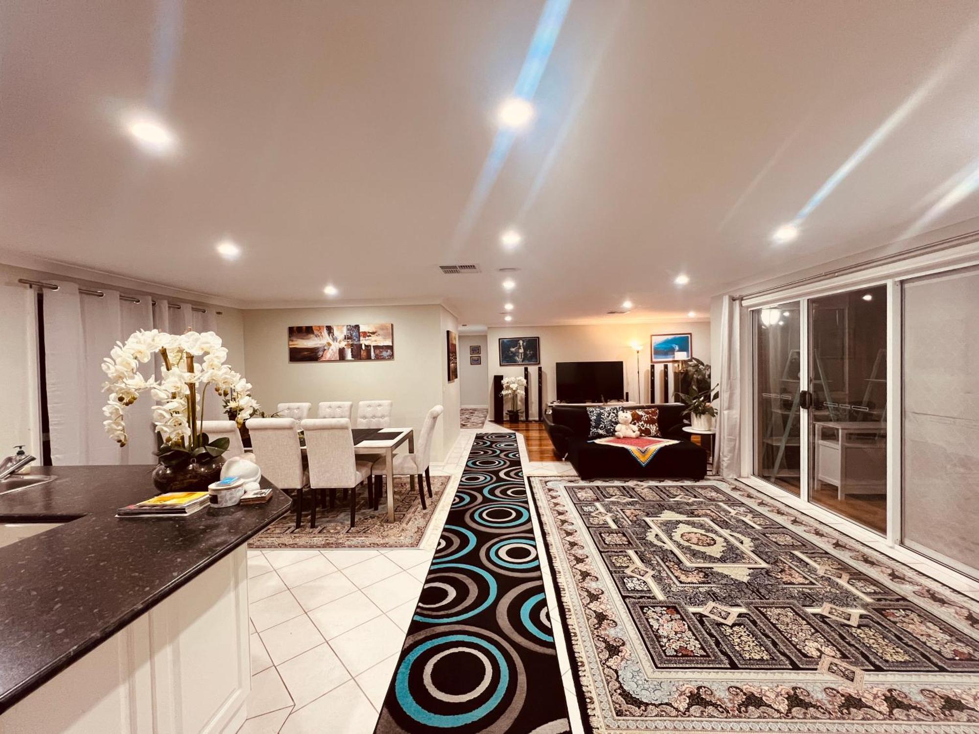 Spacious 6 Bedroom Holiday Home 15 Min Away From Melbourne Airport Sydenham Bagian luar foto